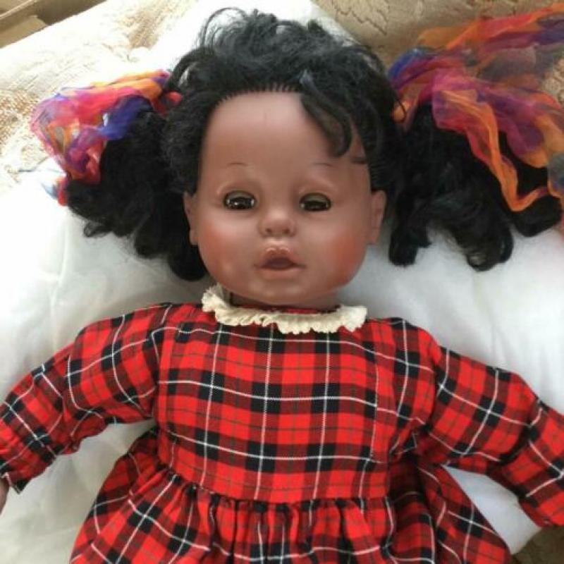 Bruine lissy pop 53 cm.