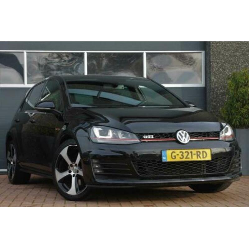 Volkswagen Golf 2.0 TSI GTI DSG / PDC + CAMERA / NAVI / LED