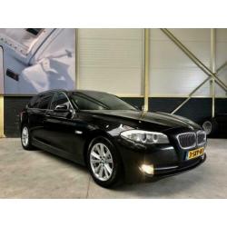 BMW 5-serie Touring 523i High Executive Automaat | Panoramad