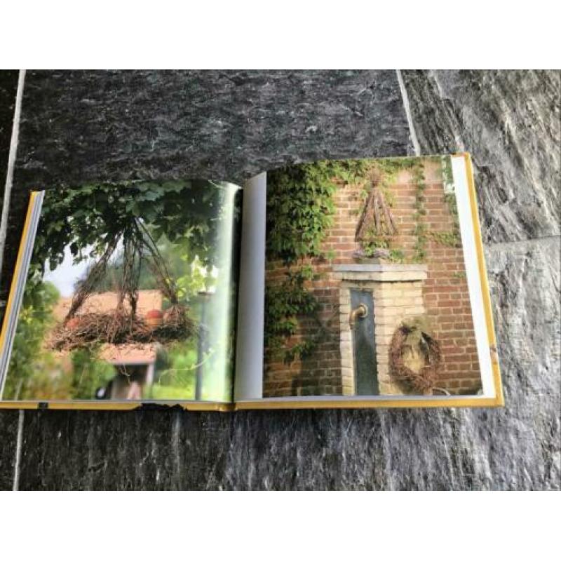 Natuurdecoraties gaas, hooi en takken