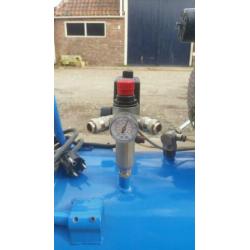 lm 100-350 airpress compressor met het nieuwe type motor .