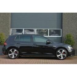 Volkswagen Golf 2.0 TSI GTI DSG / PDC + CAMERA / NAVI / LED