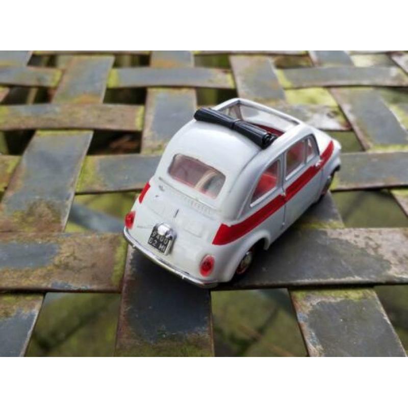 Fiat 500 1/43 VITESSE sport wit met rode bies