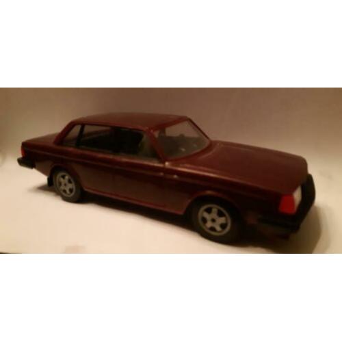 Volvo 244 (zacht plastic model)