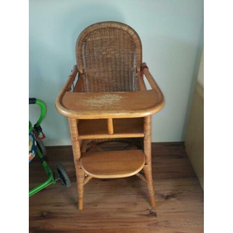 Te koop rieten kinderstoel
