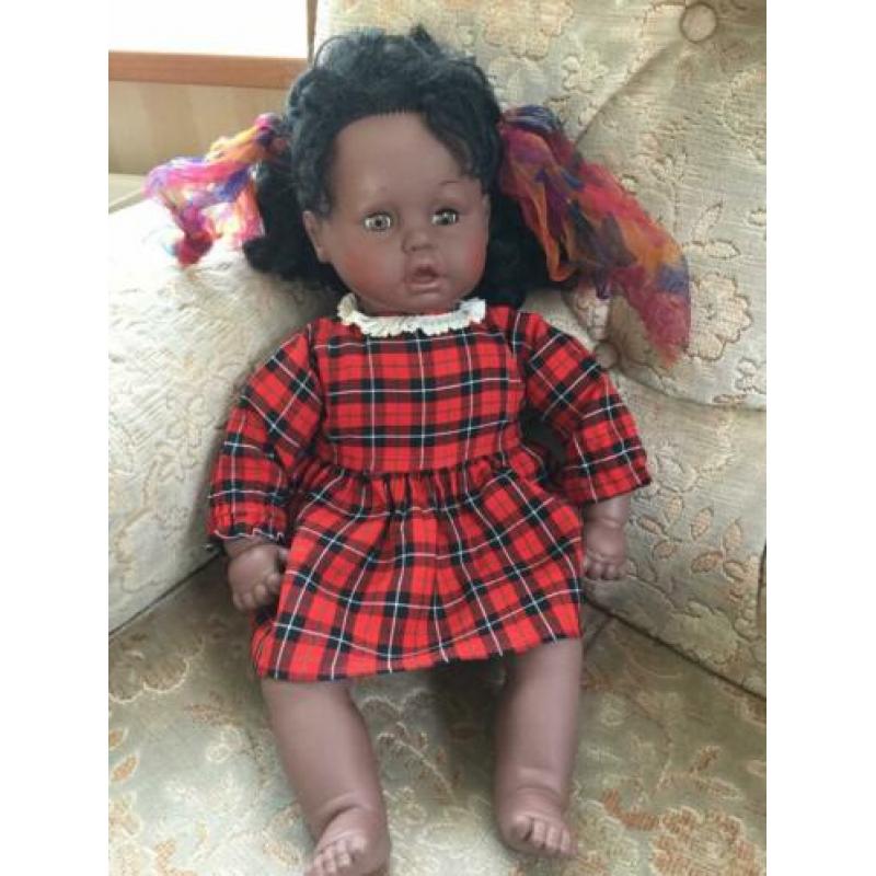 Bruine lissy pop 53 cm.