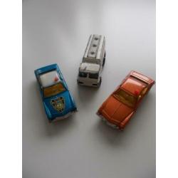 Vintage Corgi auto's en een caravan van Dinkytoys