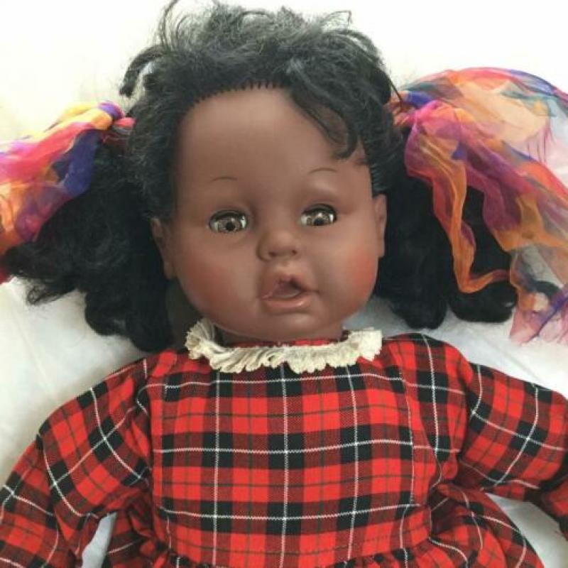 Bruine lissy pop 53 cm.