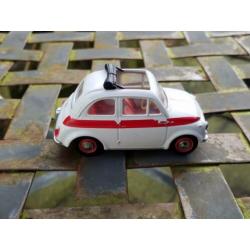 Fiat 500 1/43 VITESSE sport wit met rode bies