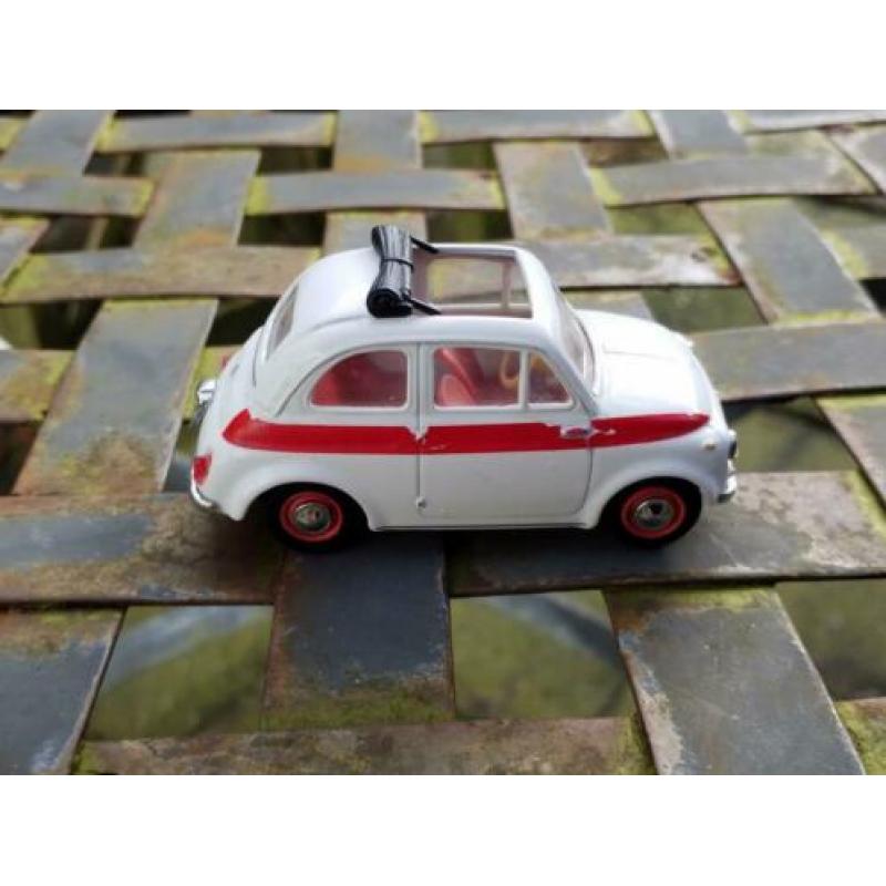 Fiat 500 1/43 VITESSE sport wit met rode bies