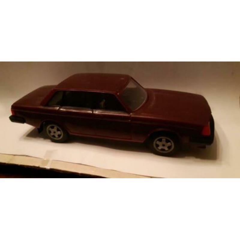 Volvo 244 (zacht plastic model)