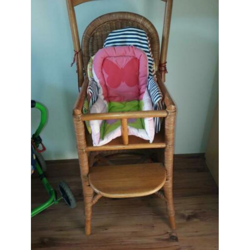 Te koop rieten kinderstoel