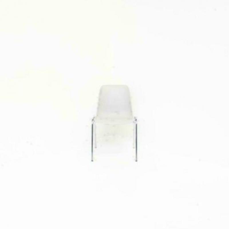 NIEUWE, Stapelbare, Kunststof, Licht Grijze Kantinestoelen.