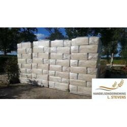Diverse strooisels: stro, zaagsel, vlas, houtkrullen