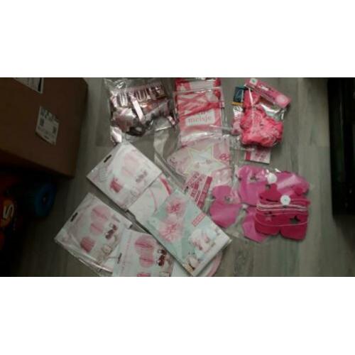 Slingers versiering babyshower , geboorte