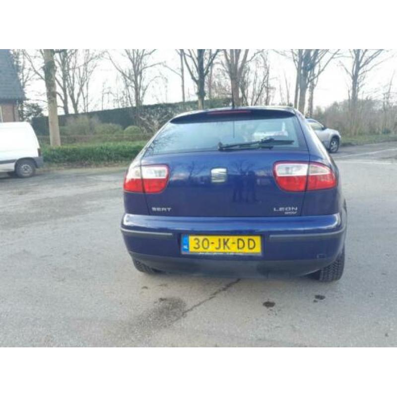 Seat Leon 1.8 20V 92KW AUT 2002 Blauw