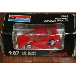43 = monogram 2043 pontiac grand prix se.