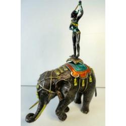 Zware Circus Performer van Tiffany & Co New York,