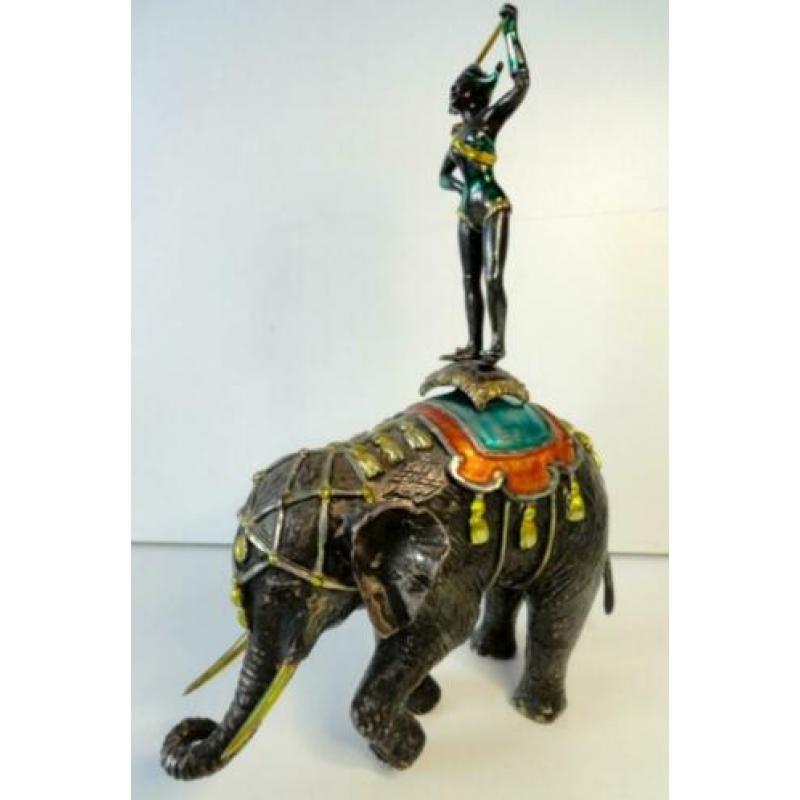 Zware Circus Performer van Tiffany & Co New York,