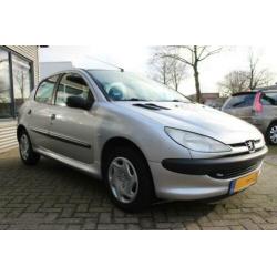 Peugeot 206 XR 1.4 75PK 5Deuren,180dkmNieuweDriem,
