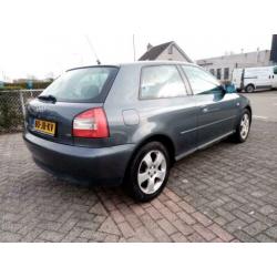 Audi A3 1.6 Attraction Automaat airco