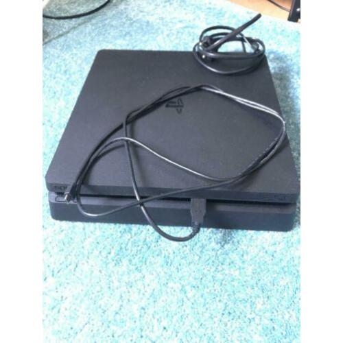 Sony Ps4 500GB met controller en 4 spellen z.g.a.n.
