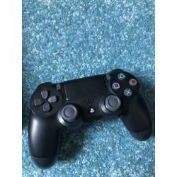 Sony Ps4 500GB met controller en 4 spellen z.g.a.n.