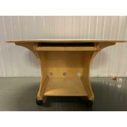 Bureau/tafel op wielen en inklapbaar
