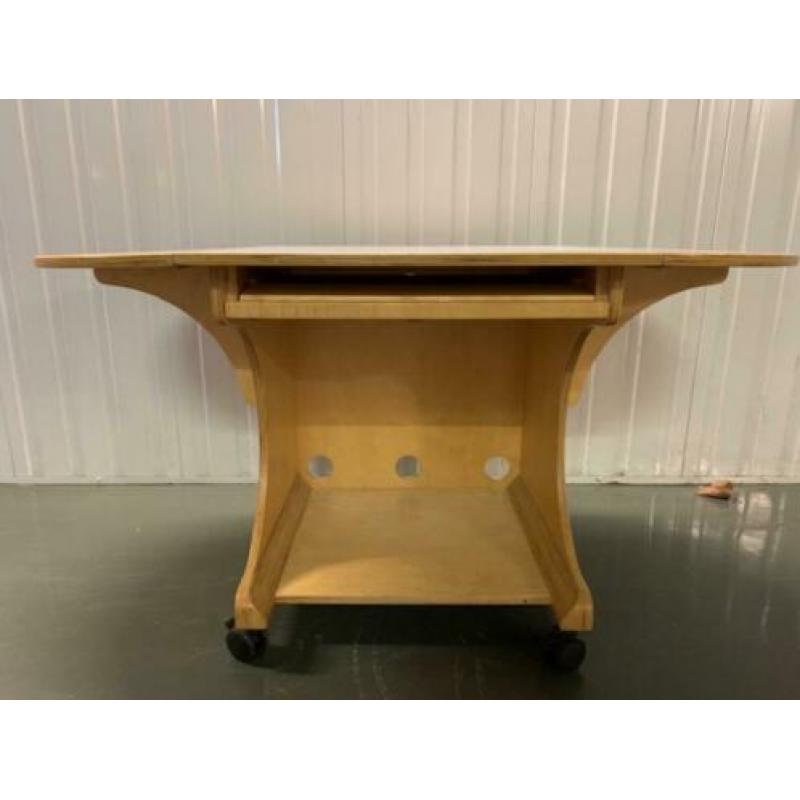Bureau/tafel op wielen en inklapbaar