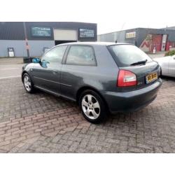 Audi A3 1.6 Attraction Automaat airco