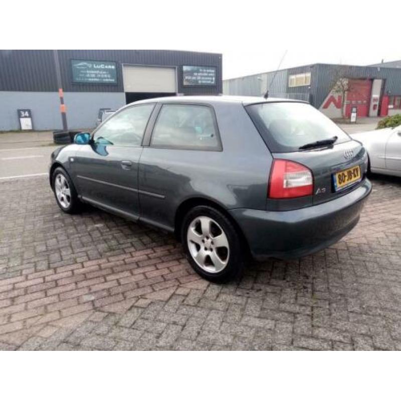 Audi A3 1.6 Attraction Automaat airco