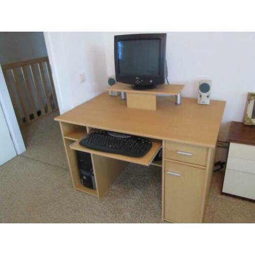 Bureau / Computer bureau. Nog nieuw.