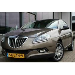 Lancia Delta 1.8-16V Di Executive | Pano. Dak | Navi. | 200P