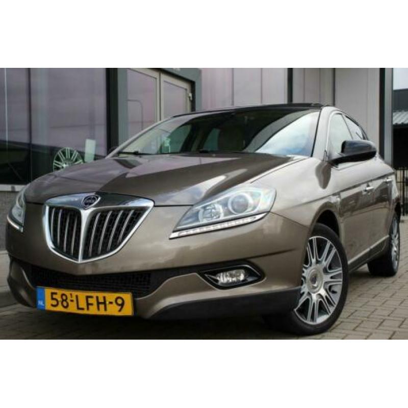 Lancia Delta 1.8-16V Di Executive | Pano. Dak | Navi. | 200P