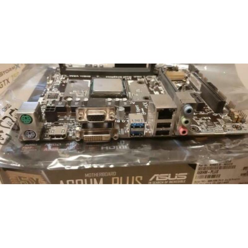 Asus A68HM moederbord + A8 7600 Processor