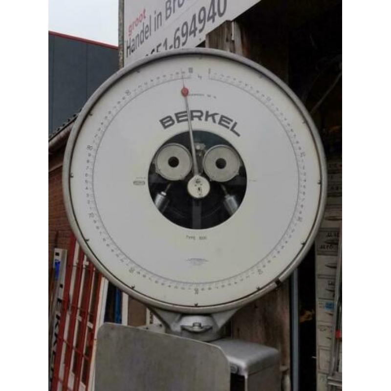 Industriële weegschaal van Berkel , mega groot deco item??