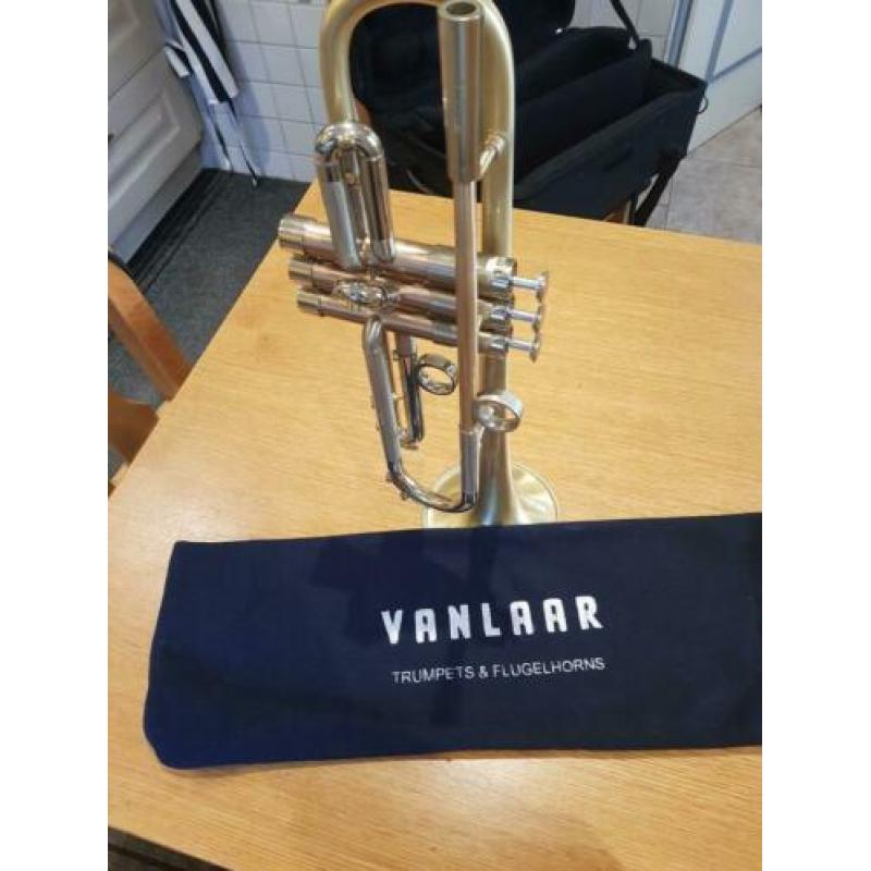 Van Laar Oiram V-flow
