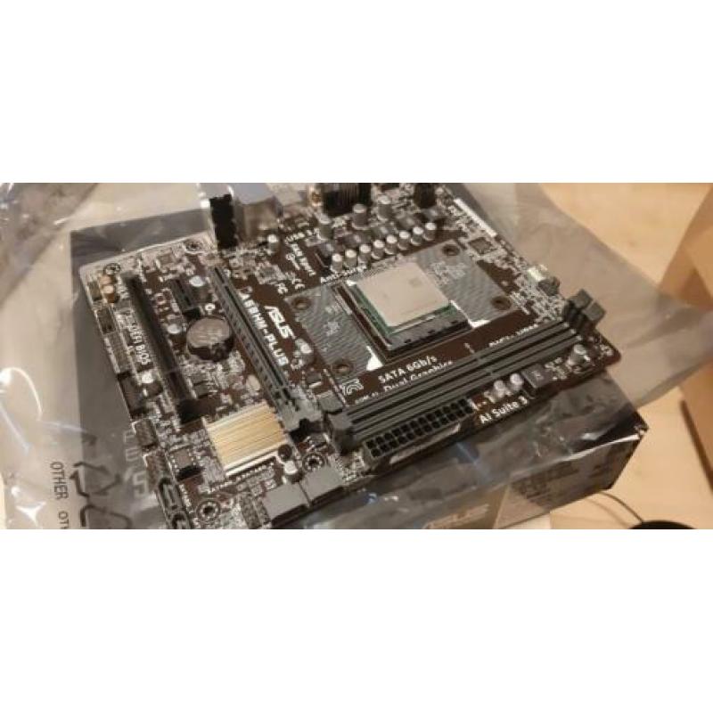 Asus A68HM moederbord + A8 7600 Processor