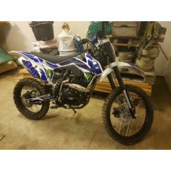 Gloednieuwe Crossmotor/Dirtbike 250cc