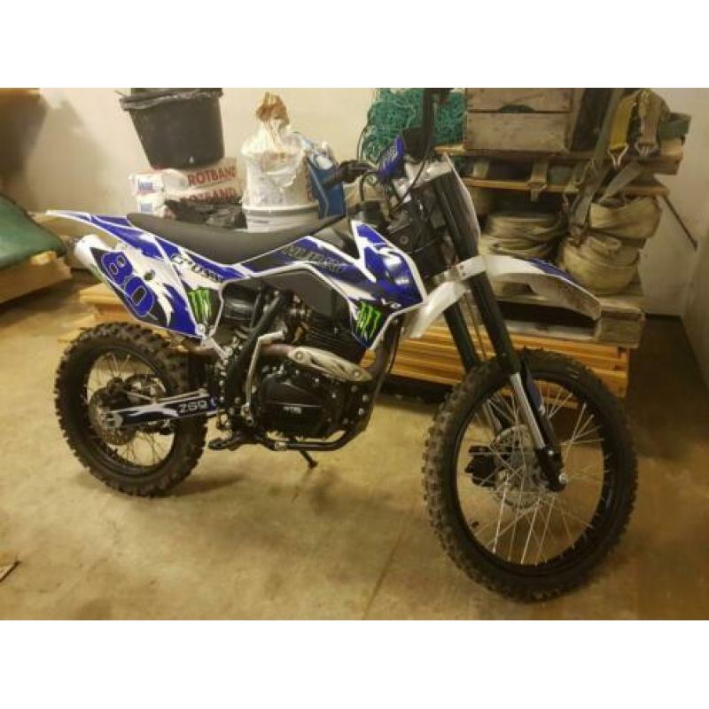 Gloednieuwe Crossmotor/Dirtbike 250cc