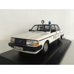 Volvo 240 GL Politie Denemarken 1986 1:18 (nieuw)
