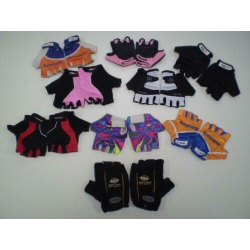 xxx 19-2 GEBRUIKTE WIELERKLEDING VOOR MAAR 7 EURO PER ITEM