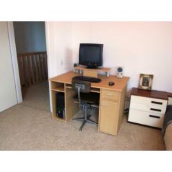Bureau / Computer bureau. Nog nieuw.