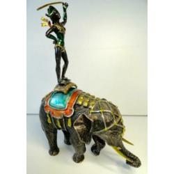 Zware Circus Performer van Tiffany & Co New York,