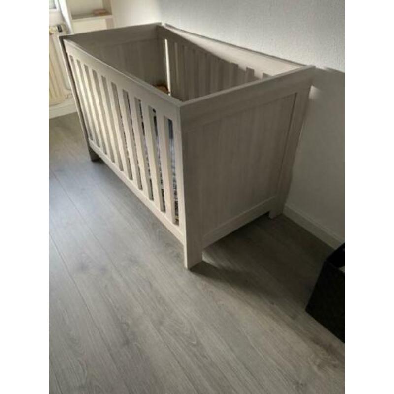 Driedelige Babykamer grijs
