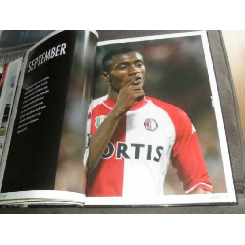 Jaarboek feyenoord rotterdam seizoen 2004/2005