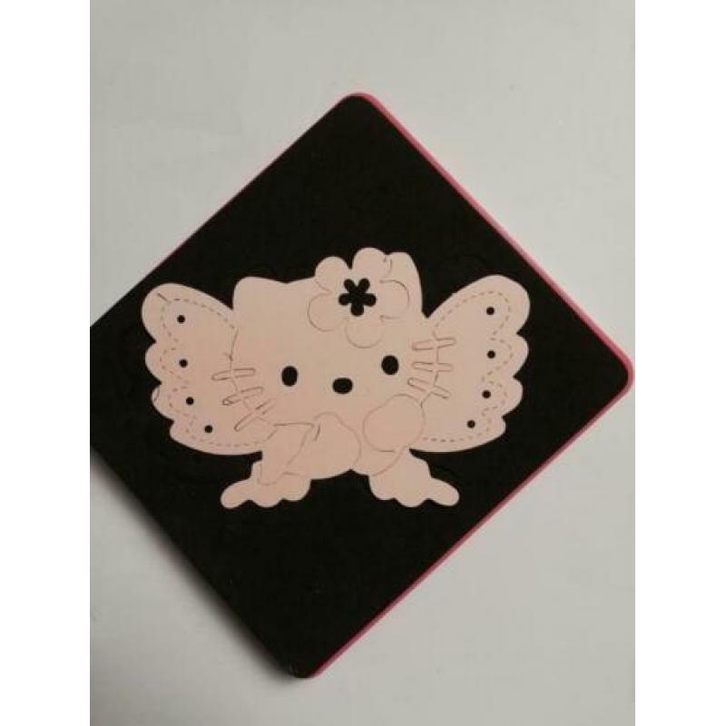 4 stansen snijmallen van Sizzix hello kitty