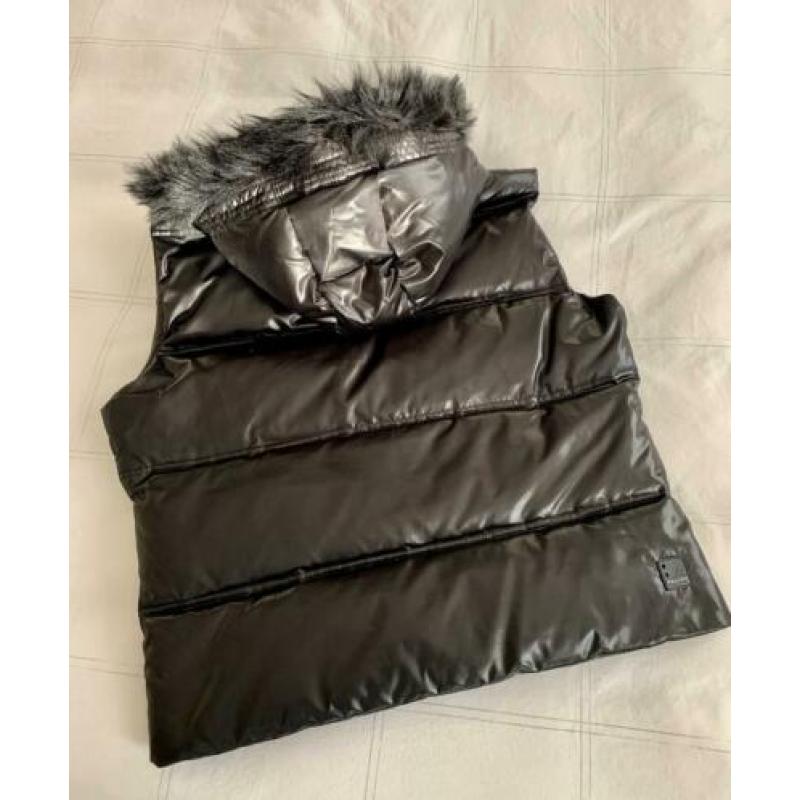 Falcon, prachtige zwarte zgan dames bodywarmer met capuchon