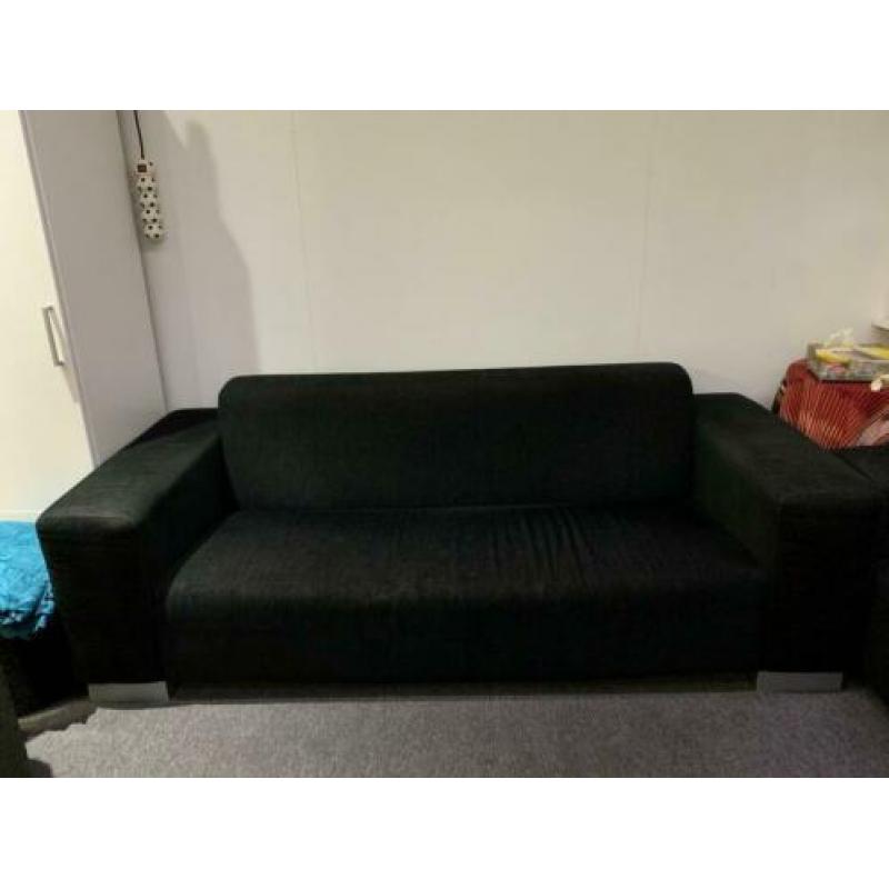 Te koop 2 banken en 1 poef !!