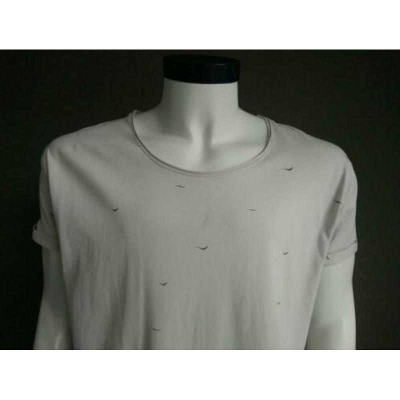 B keus: 8MM long shirt. Beige met print. Maat L. Vlekjes